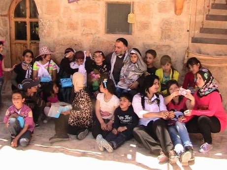 Accueil de familles déplacées par le conflit au monastère de Mar Moussa en Syrie