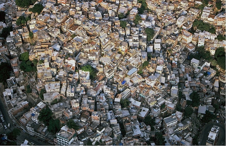 Vue aérienne de la Favela Rocinha