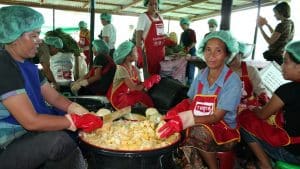 9483-production_de_jus_de_fruit_et_de_confiture_006-helene_julien_ccfd-terre_solidaire-1.jpg